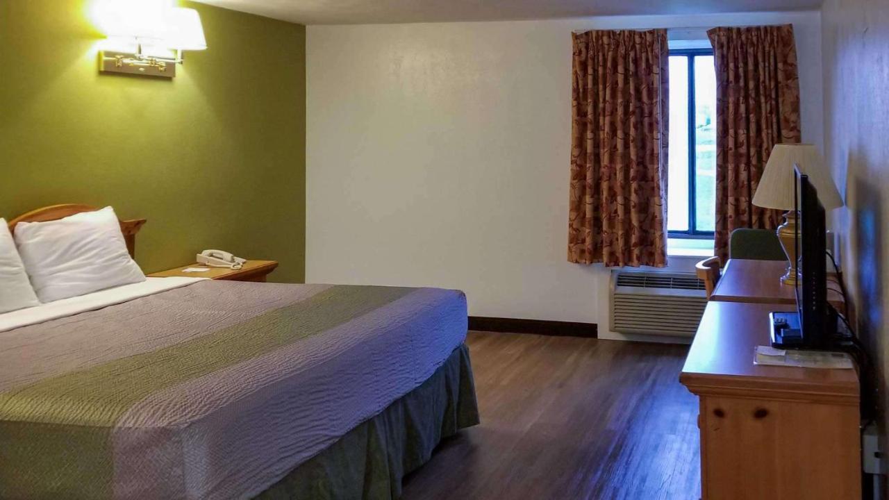 Hotel Oriskany Экстерьер фото